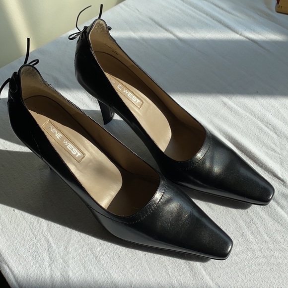 Nine West N-Chanting Black Leather Pumps - Picture 1 of 10